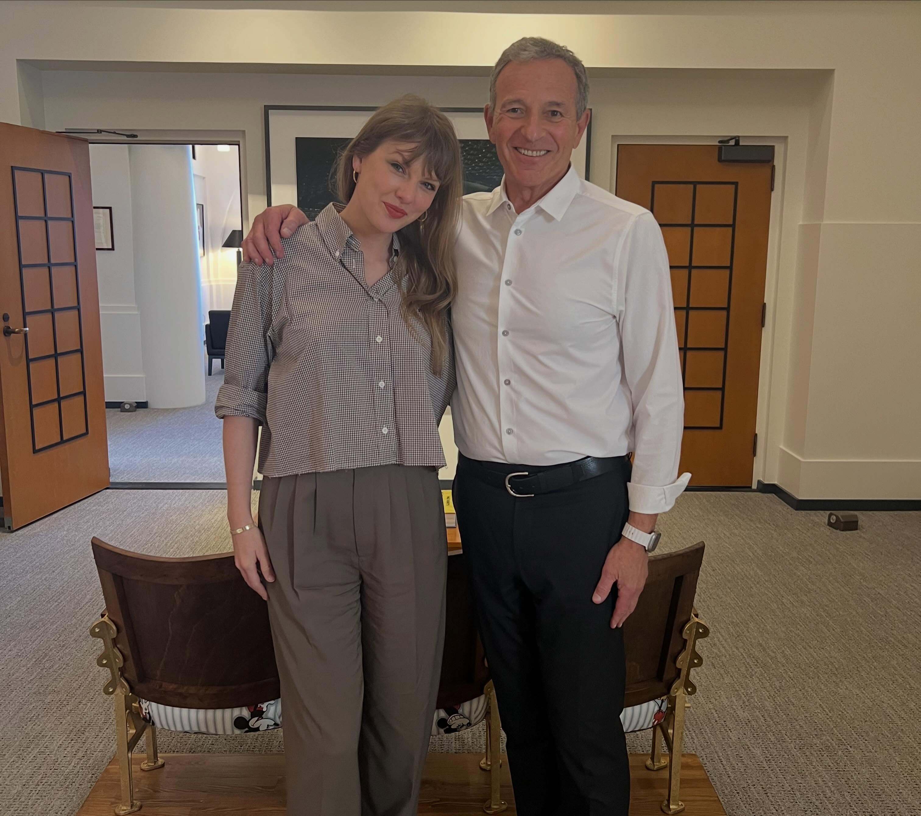 前迪士尼CEORobertIger分享和霉霉TaylorSwift的合