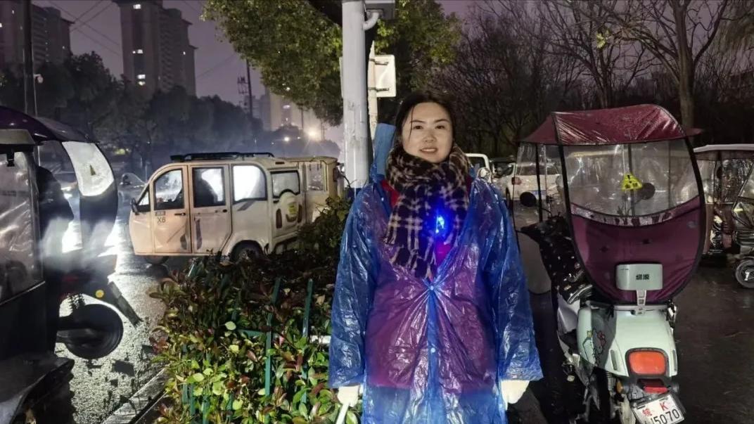 巾帼志愿者50天坚守！阜南这群女性用红马甲守护文明