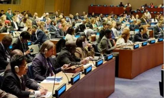 台湾地区评论员郭正亮说，朝鲜动不动就向日本方向扔导弹，可日本从来都不敢说朝鲜有事