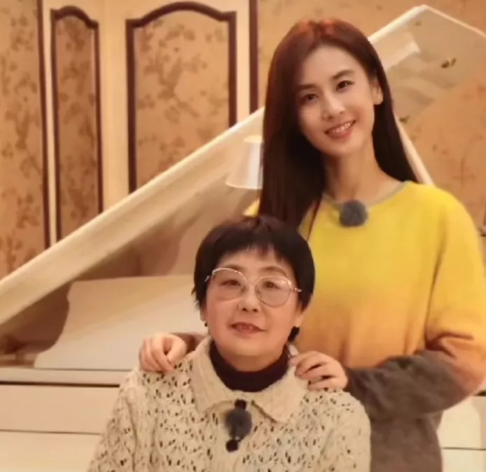 离婚不到半年，黄圣依官宣新状态！已不是杨子能高攀的黄圣依和杨子离婚的事儿，大家