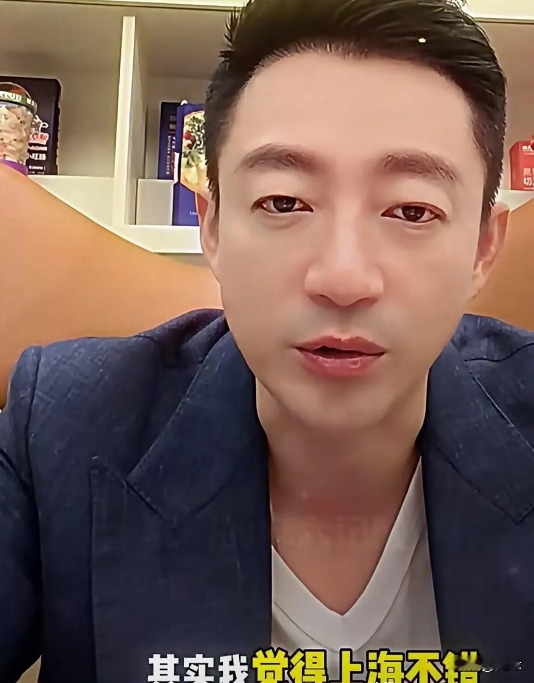 看来，汪小菲已经动心了！今天他在直播间聊到孩子，说上海其实也挺好的，不管是气候