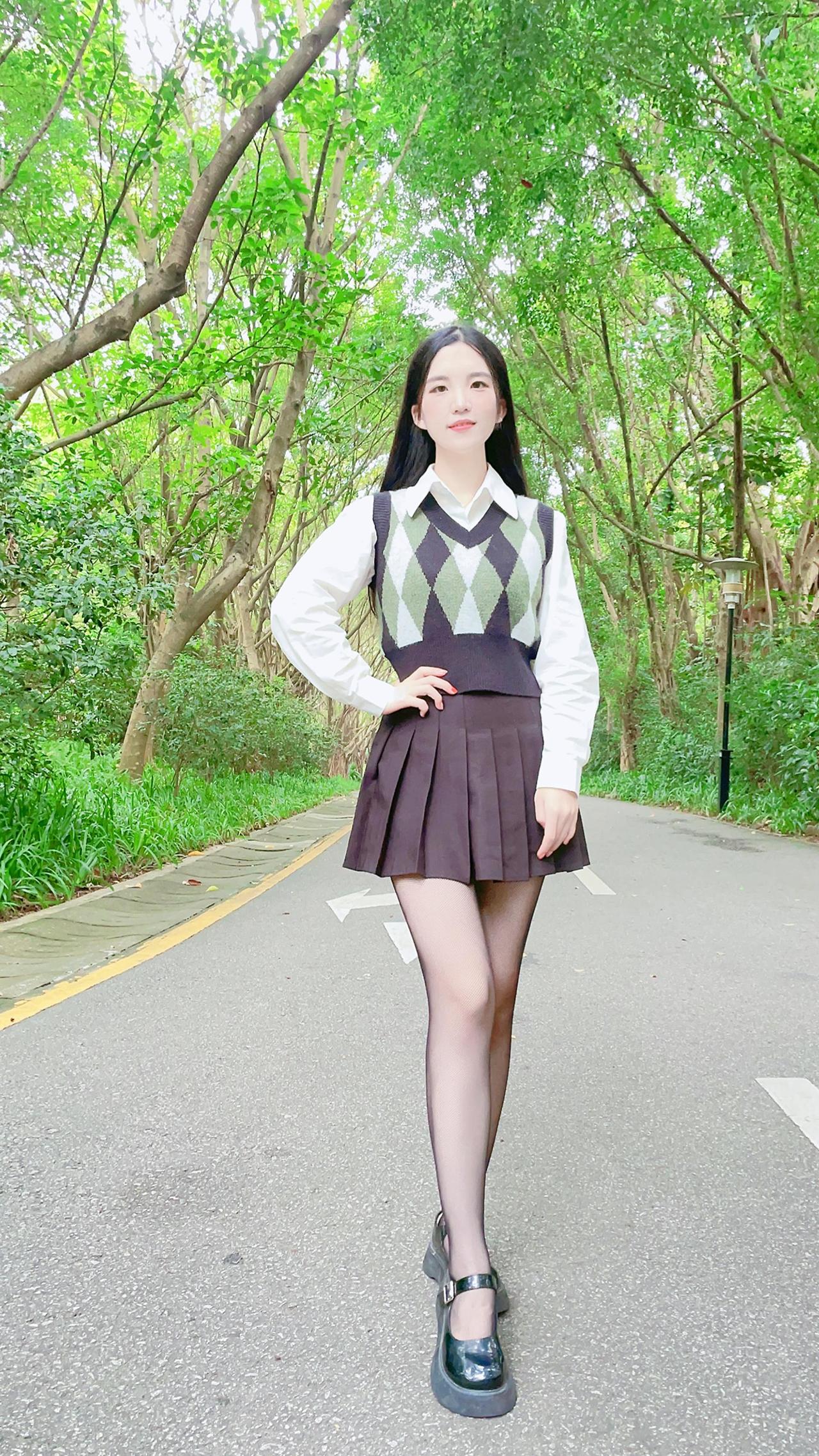 怦然心动和一切热爱，穿搭是一种自我浪漫。种草激励计划美女黑丝创作者扶持计划