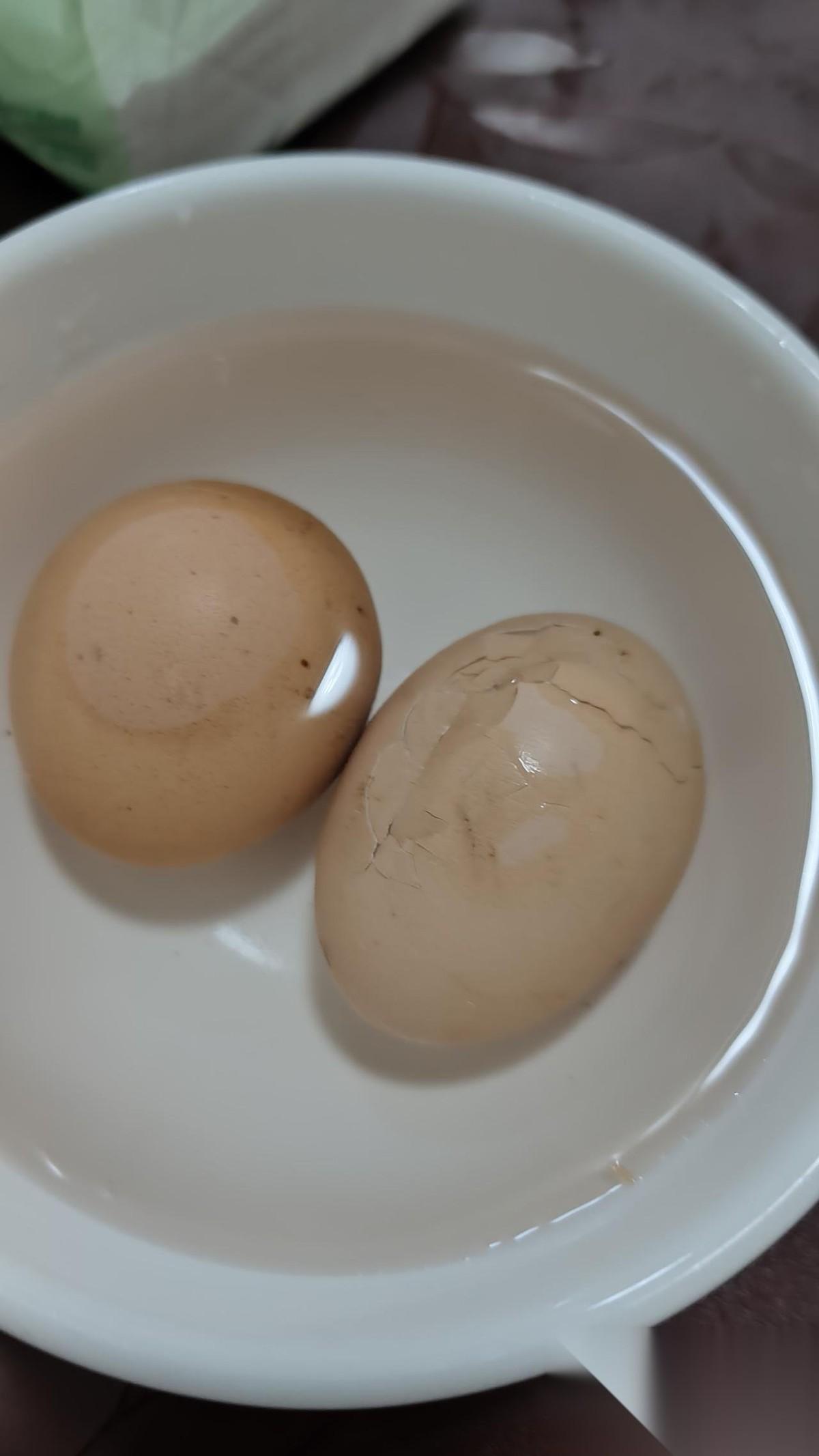 年龄大了医生建议每天两个蛋可普通水煮蛋太麻烦，锅里加水慢慢煮，光等着就要10分