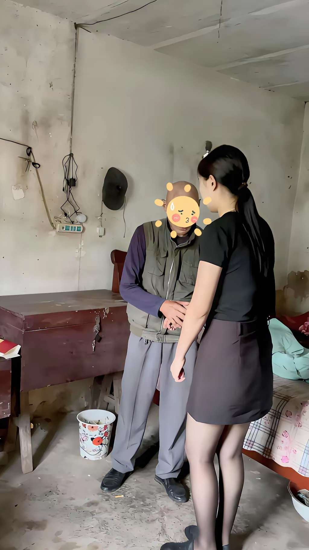 发现没有，和公公住在一起的媳妇，每次晚上洗澡过后都会穿的特别多