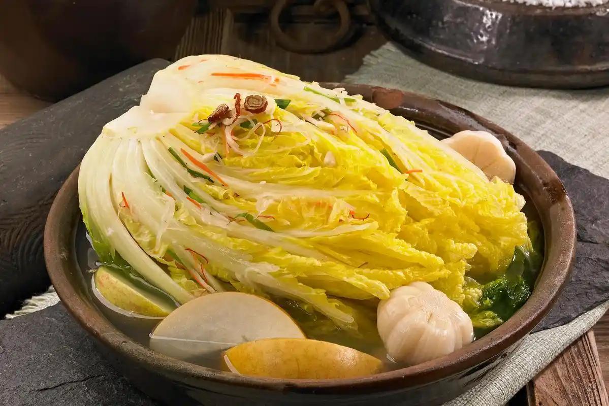 酸菜再次被关注！医生发现：糖尿病患者常吃酸菜，或出现4种变化一到冬天，不少人