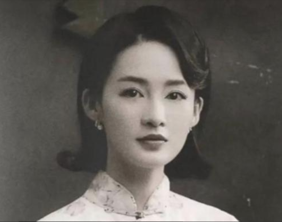 1915年，军阀王德庆娶15岁娇艳欲滴的少女当小妾，谁料，2年后他就因病去世了，