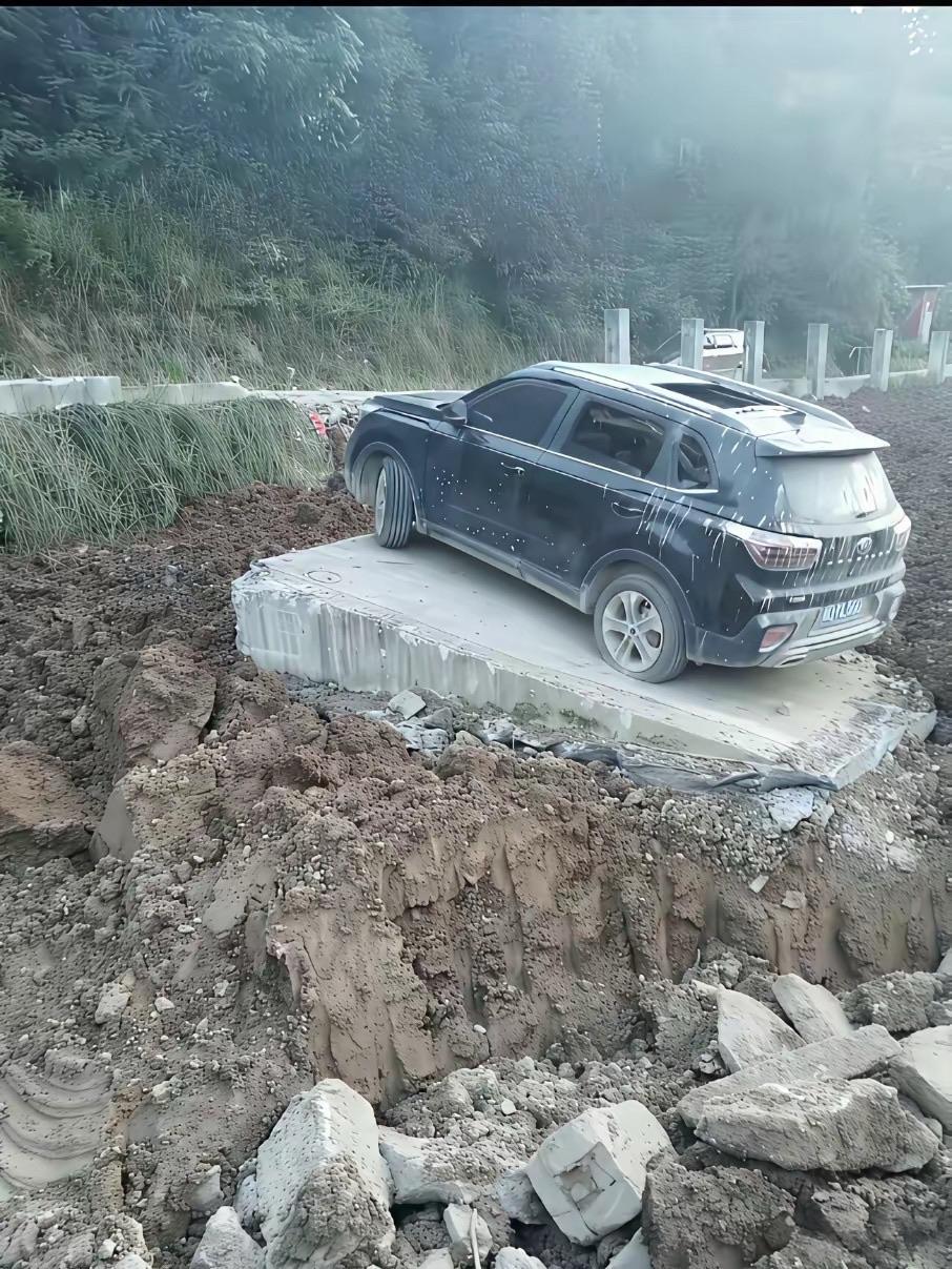 这大哥咋就不留电话呢