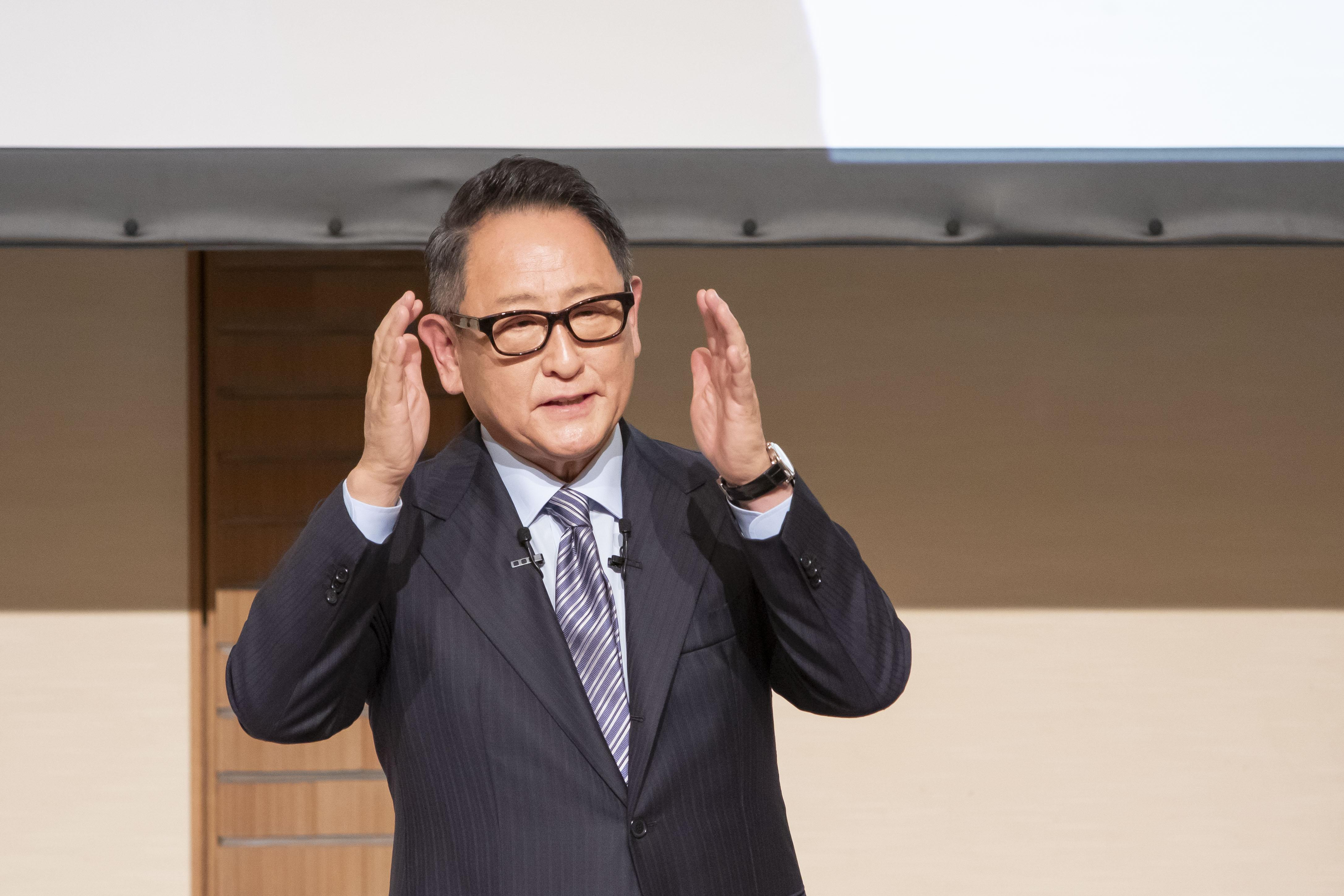 丰田正在酝酿变革。首席执行官今健太多次发言中表示，公司产品线过于庞大，今健太表示