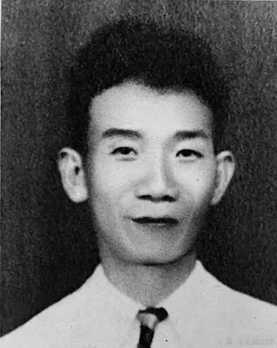 1919年，23岁的郁达夫去青楼，想要发泄一晚，对老鸦说:“给我找一个年纪大，长