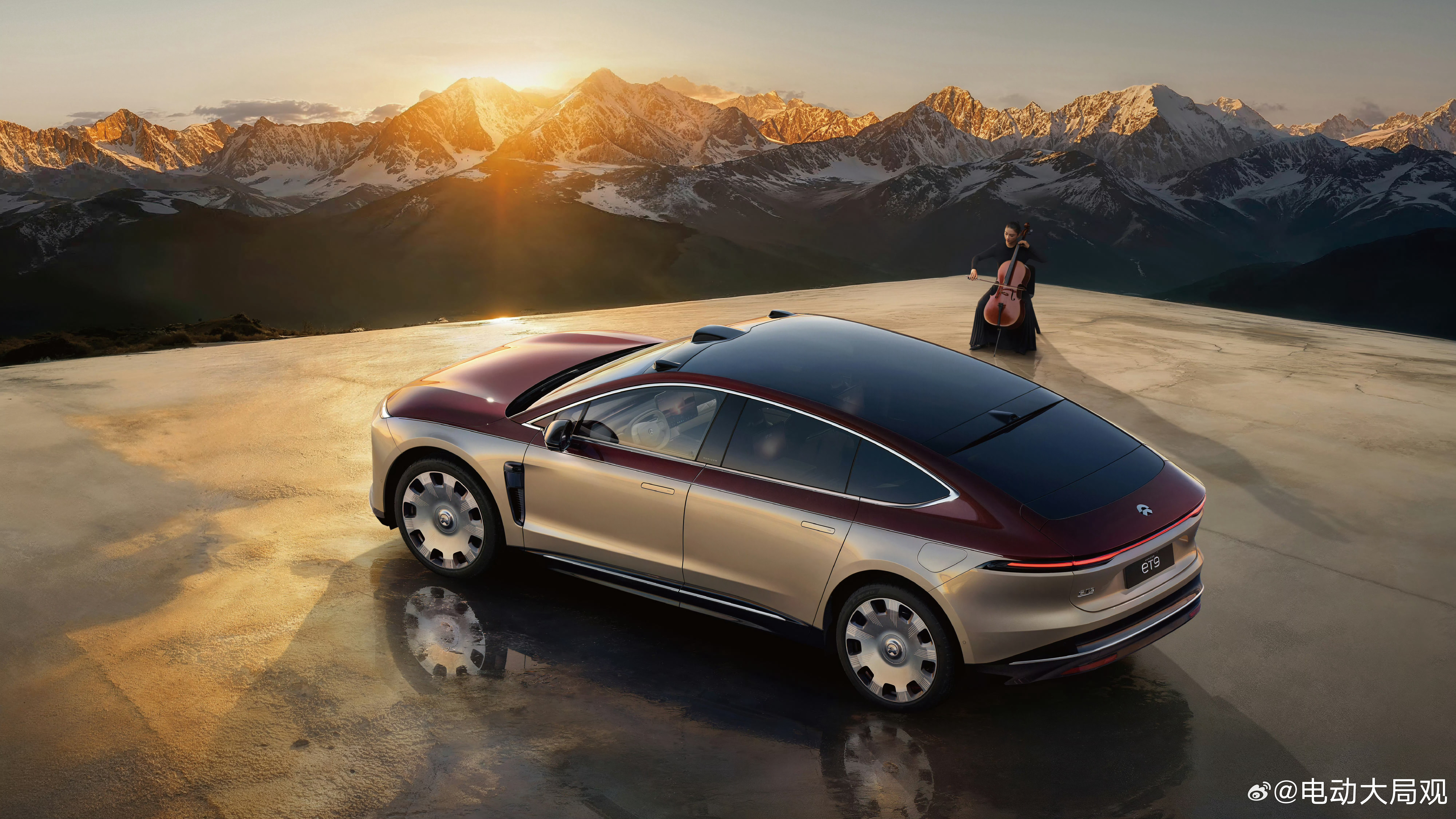 我严重怀疑蔚来ET9日照金山特别版的灵感来自斌哥自己