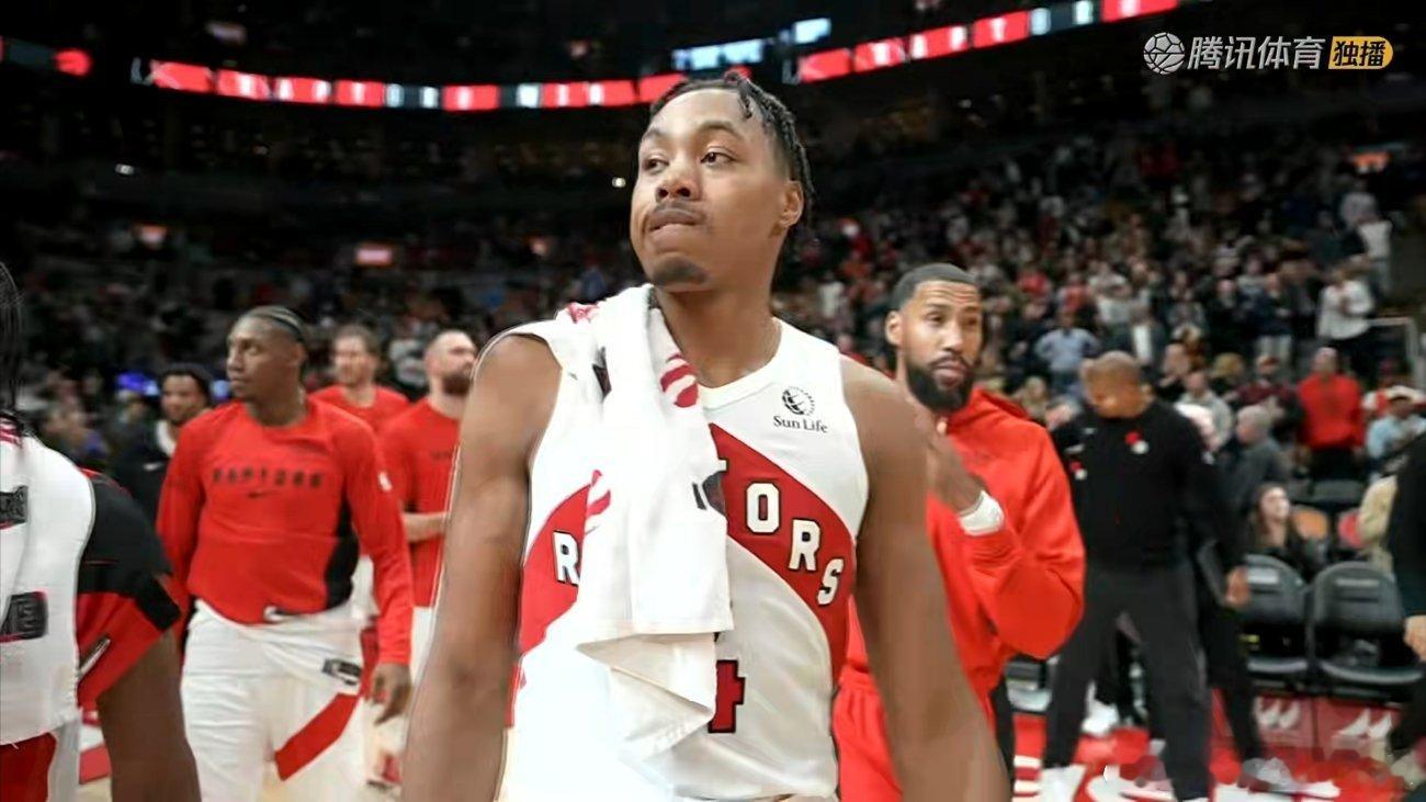 背靠背惨败！雄鹿客场100-128不敌猛龙😳字母22分8板3助，库兹马18分；