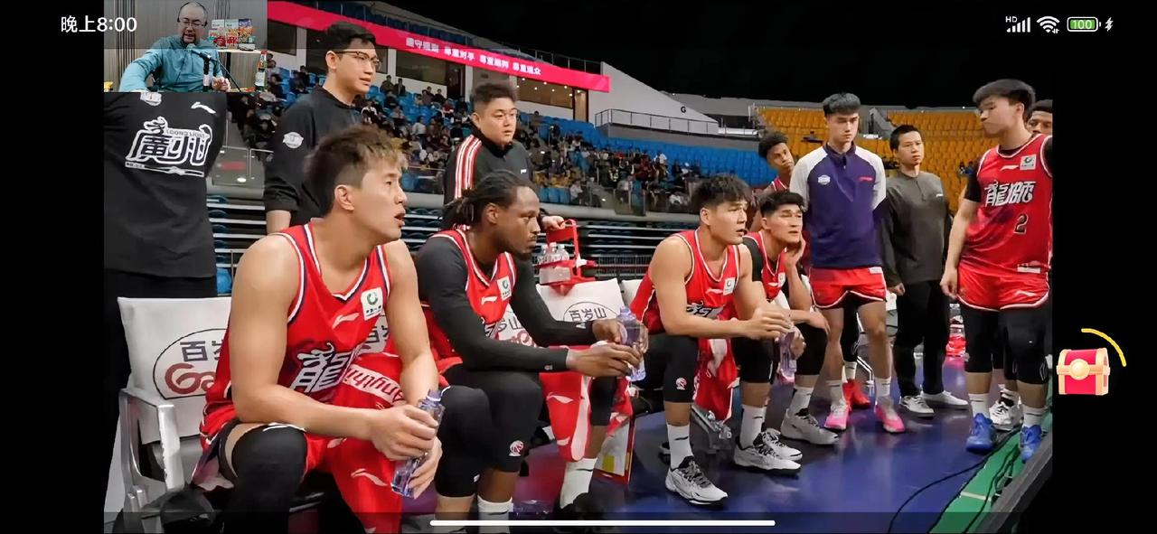 看到昨晚艾伦伤退仰面痛哭！说实话，作为一个喜欢艾伦的辽宁人和辽篮球迷！心里真的不