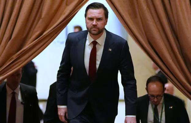 伊朗为啥不敢接美国“20年停核”？万斯爆细节，21小时谈崩！凌晨刚醒，一条重磅消