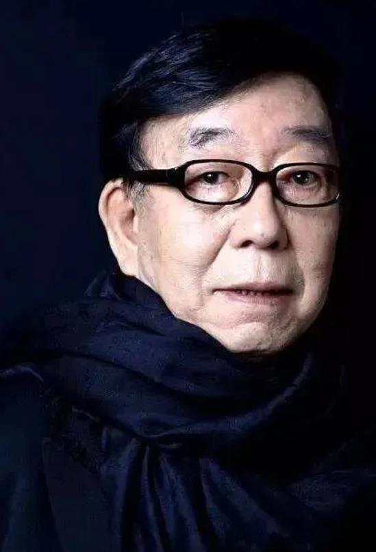 1983年，一个民工敲着饭盒，路过的人听见了这声音。谁能想到，这个随意敲出的节奏
