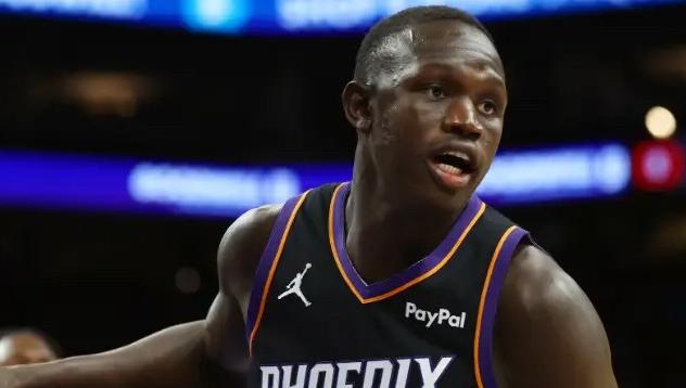 马卢阿奇兑现天赋了！ 北京时间2026年3月29日，菲尼克斯太阳在主场以13