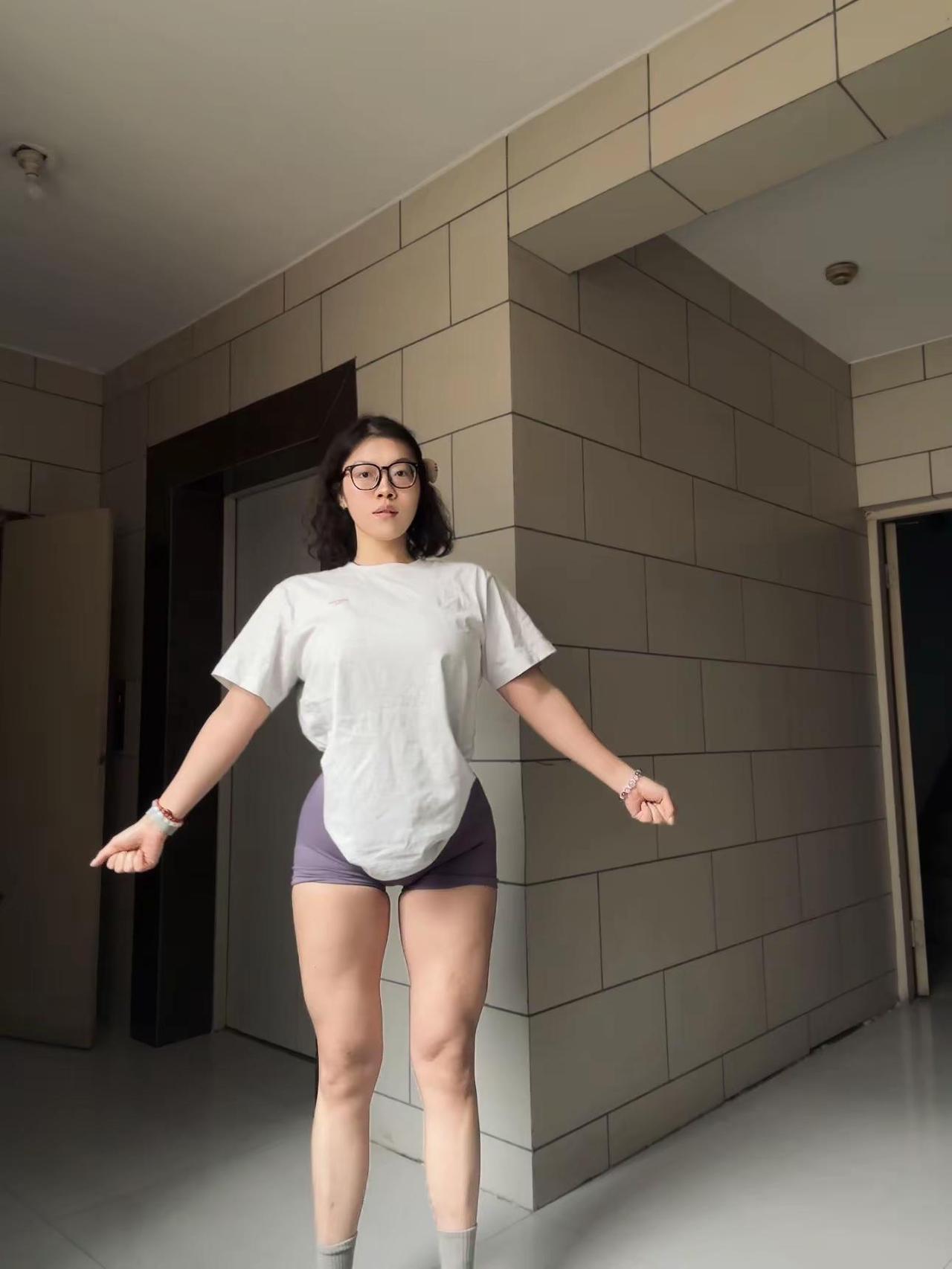 再来亿组健身穿搭健身