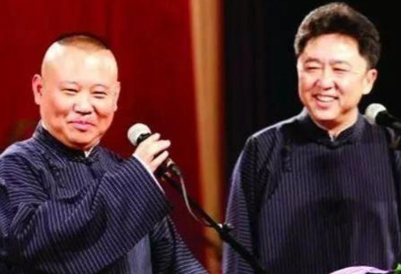 2000年，郭德纲去北京曲艺团帮忙，每场演出只有50多块钱，从来没超过90。但郭