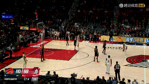 开拓者新星杨瀚森真是自取其辱！在今天开拓者主场迎战猛龙的比赛中，当时比赛进行到了