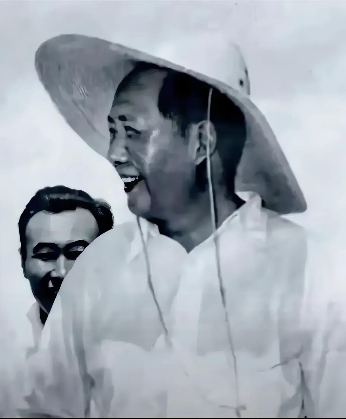 毛主席的不朽之德、不朽之功、不朽之言，是历史上少有、世界上少见的伟人！