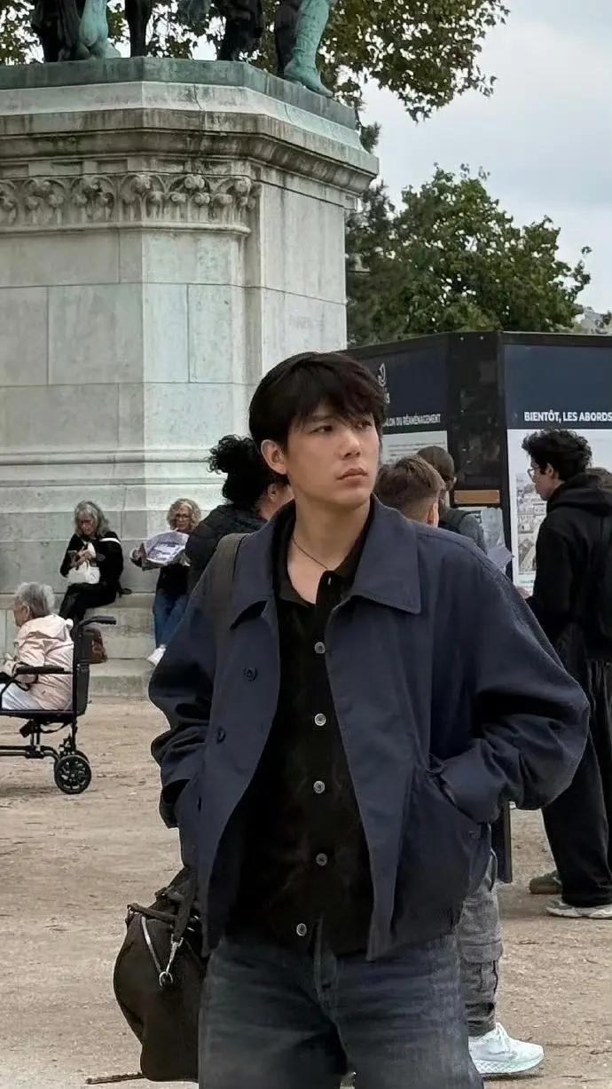 王安宇素颜遭网友锐评：整了也稠好犀利啊……