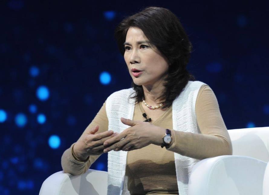 董明珠说：“应该让富人多缴税。像我现在年薪500w，交完45%的税还能剩下200