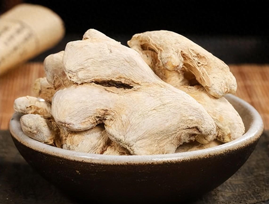 干姜补阳不上火的核心秘诀！一心脾肾三阳同补，散寒暖全身内容仅供参考，如有不适请