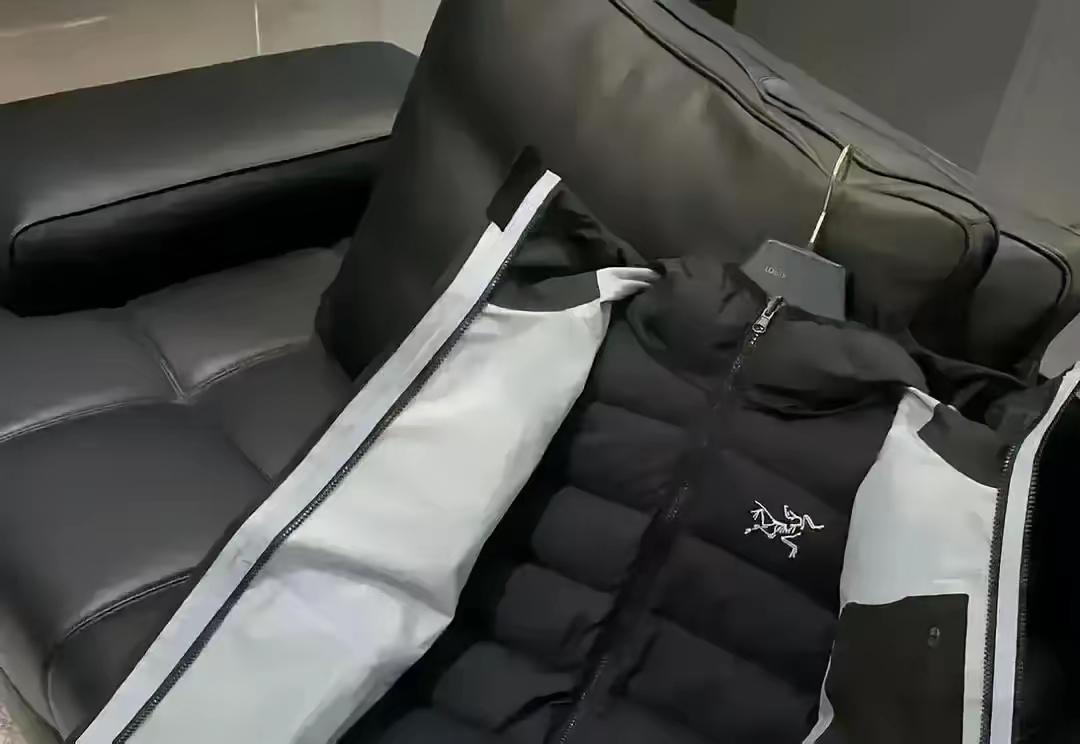 一直没看懂始祖鸟剪吊牌是什么意思？家里羽绒服，皮肤衣，冲锋衣，抓绒衣也有十多件，