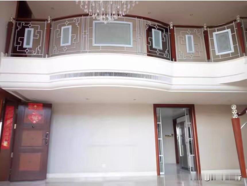 杭州这房企老板可真是遭遇大起大落啊。4487万元的豪宅都被拍卖拿去抵债，想想那豪