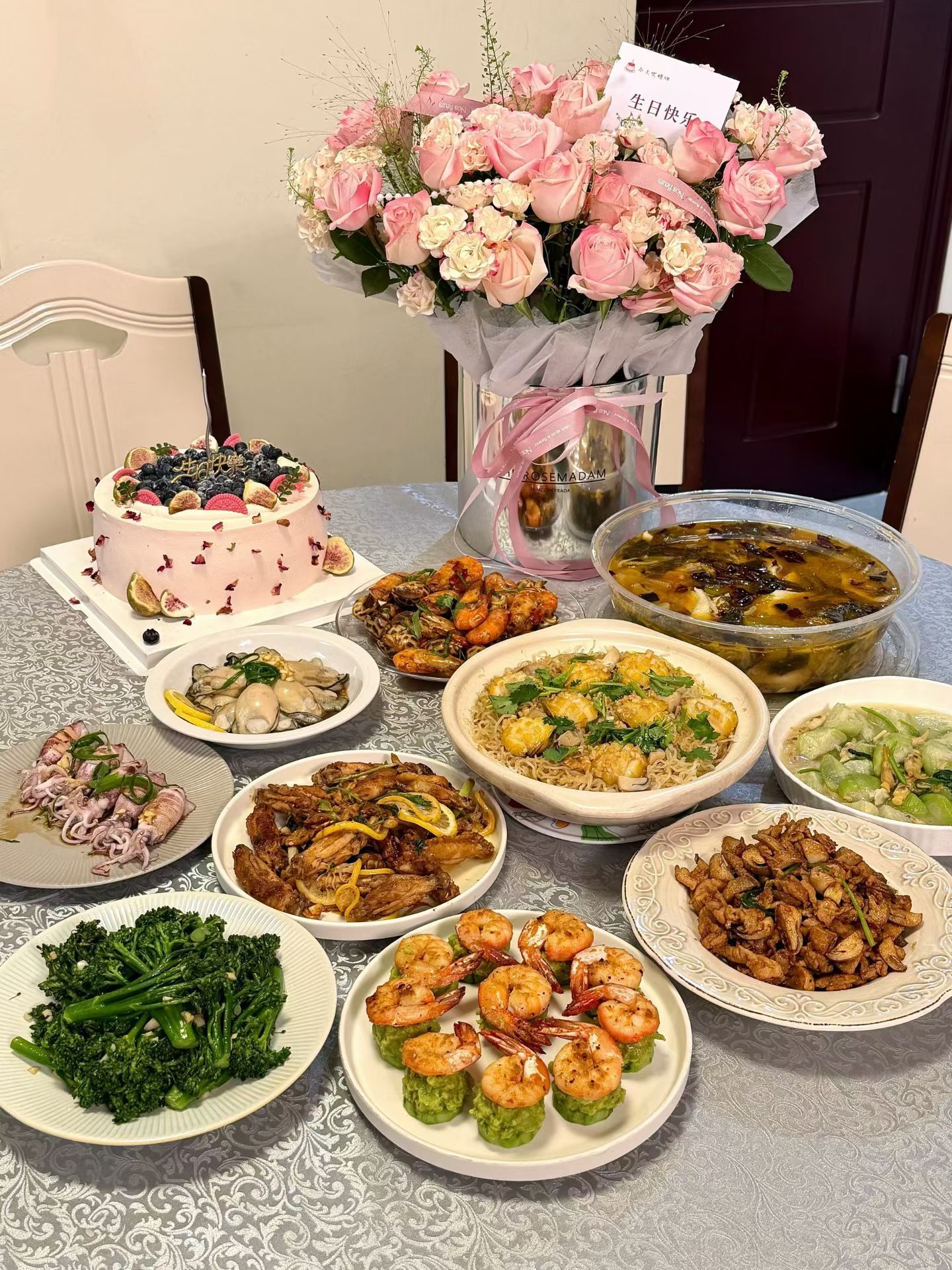 经常做饭的人一定要收藏:1、冻饺子:温水下锅2、炒茄子:加点醋不变色3、炸花生