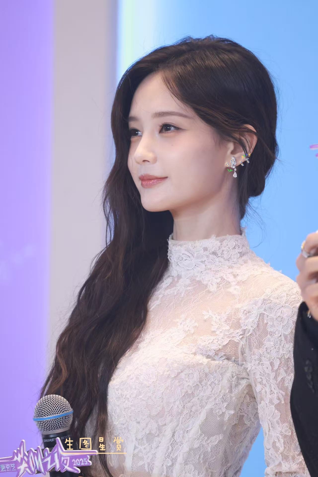 李一桐尖叫之夜红毯双机位出图怎么拍都美，都美的好正哇李一桐团队有梦女李一桐