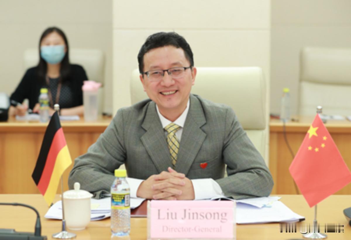万万没想到！我国外交部刚做出两大人事调整，澳洲先慌了。 外交部两条人事消息一