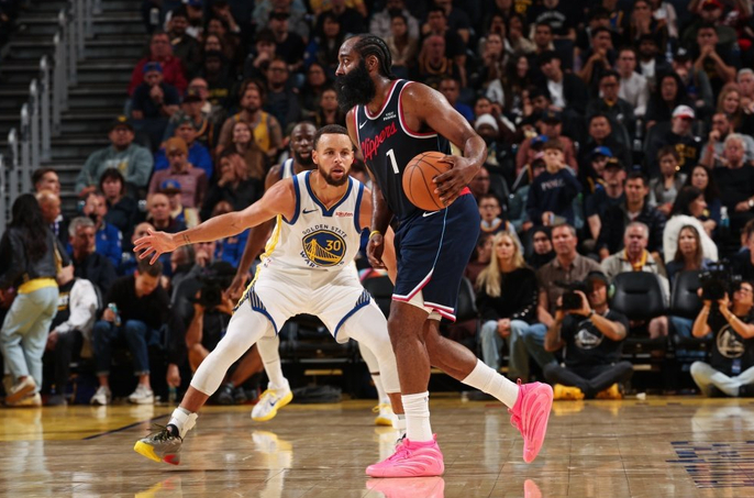 鲈鱼确实在为哈登减负,也相当于弱化了哈登的作用这赛季几场比赛,鲈鱼大量减少哈登