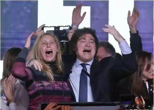 阿根廷：四块牛肉的三块都卖给了中国！近日，米莱在达沃斯对着镜头说，他不在中国