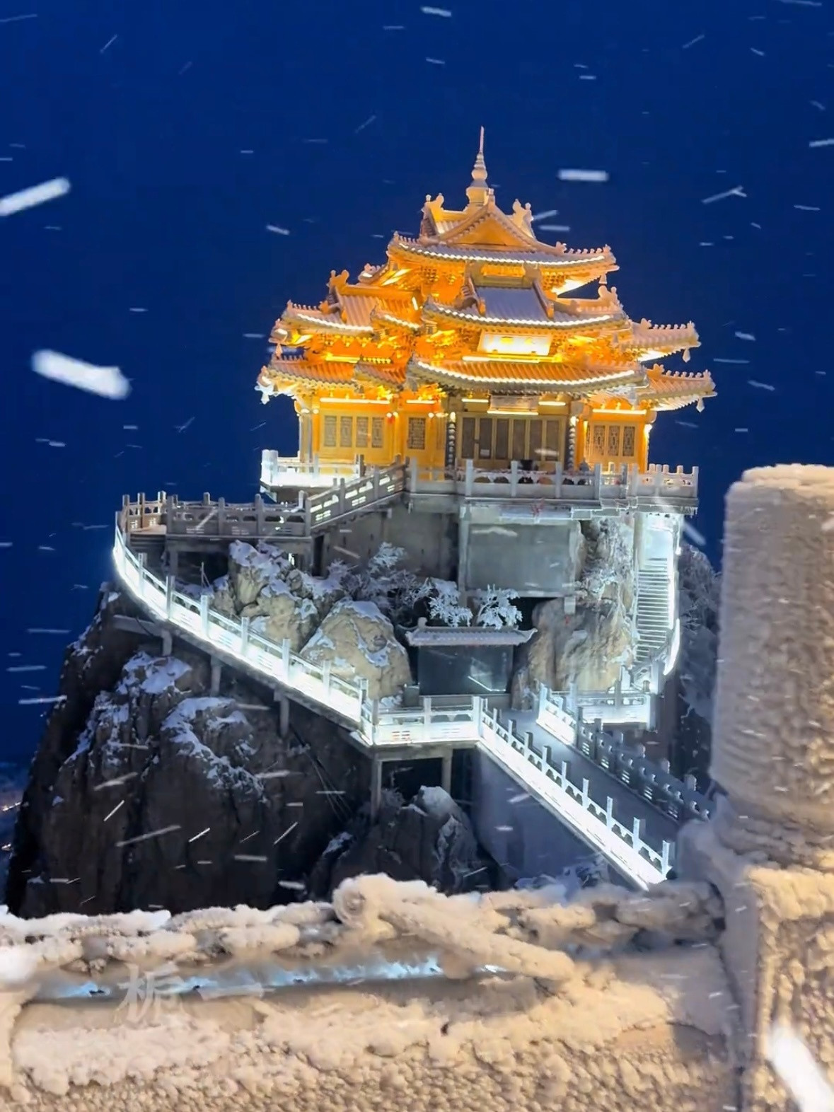 老君山下雪这个美！！上次去还是夏天，下次准备冬天去蹲一个飞雪老君山了！