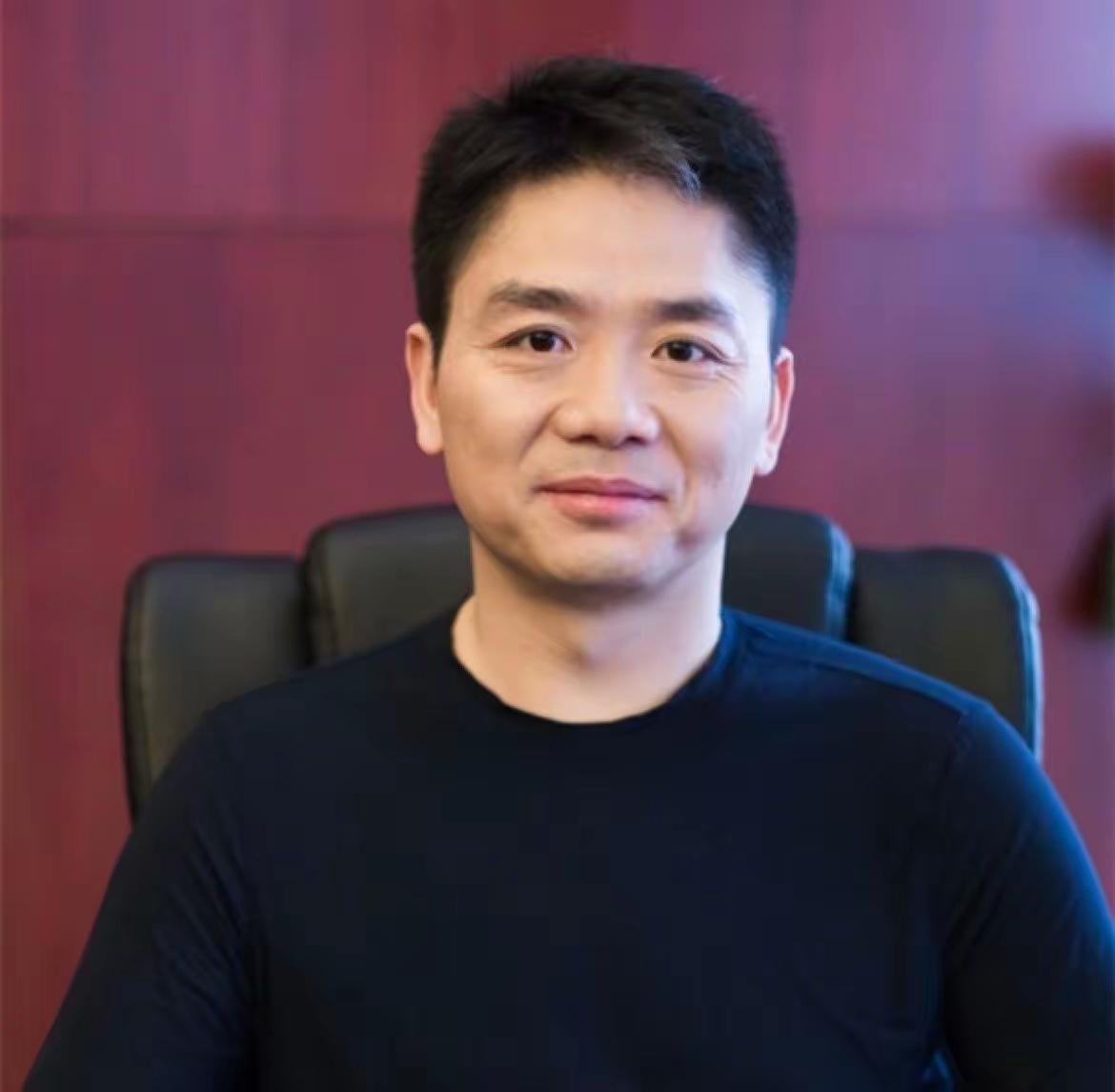 谁能想到，京东巴黎仓库居然上演了一出“魔幻现实剧”。网友曝料，五万多件荣耀