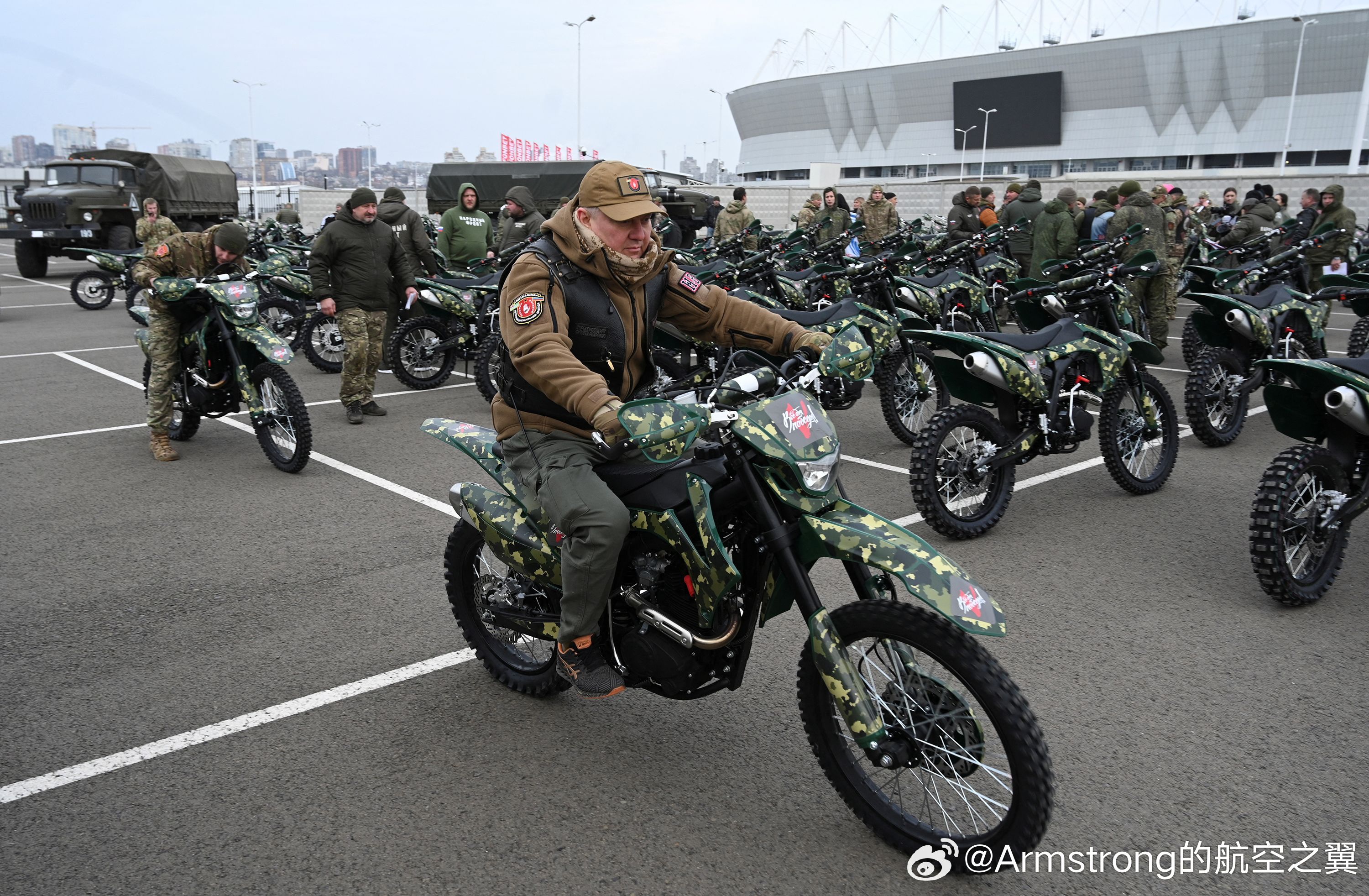 俄罗斯军方正在对国内训练场进行现代化改造，增设摩托车专用跑道。据外媒报道，俄军计