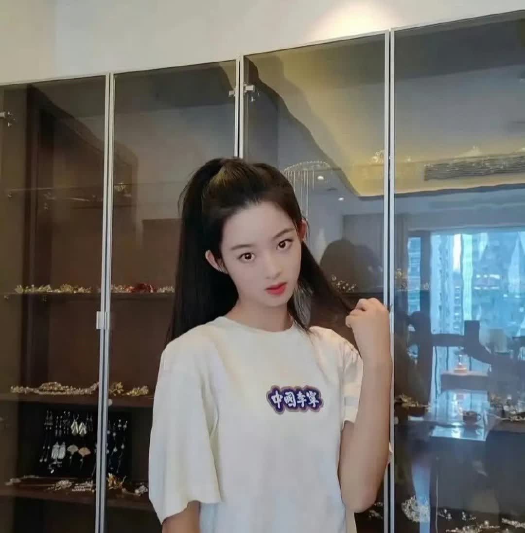 咱就是说这一柜子的首饰，还有上亿的别墅，也都是假的吗？😳黄杨爸爸说耳环