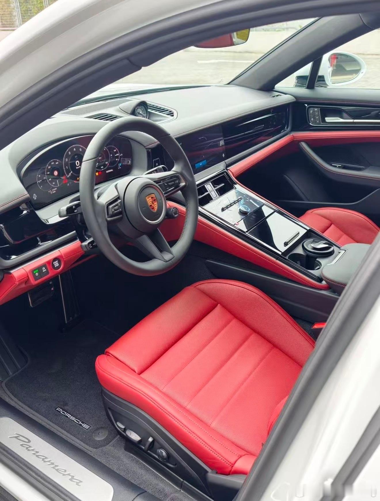 保时捷帕纳梅拉尽享版指导价998000元选配完1097400元全款裸车97