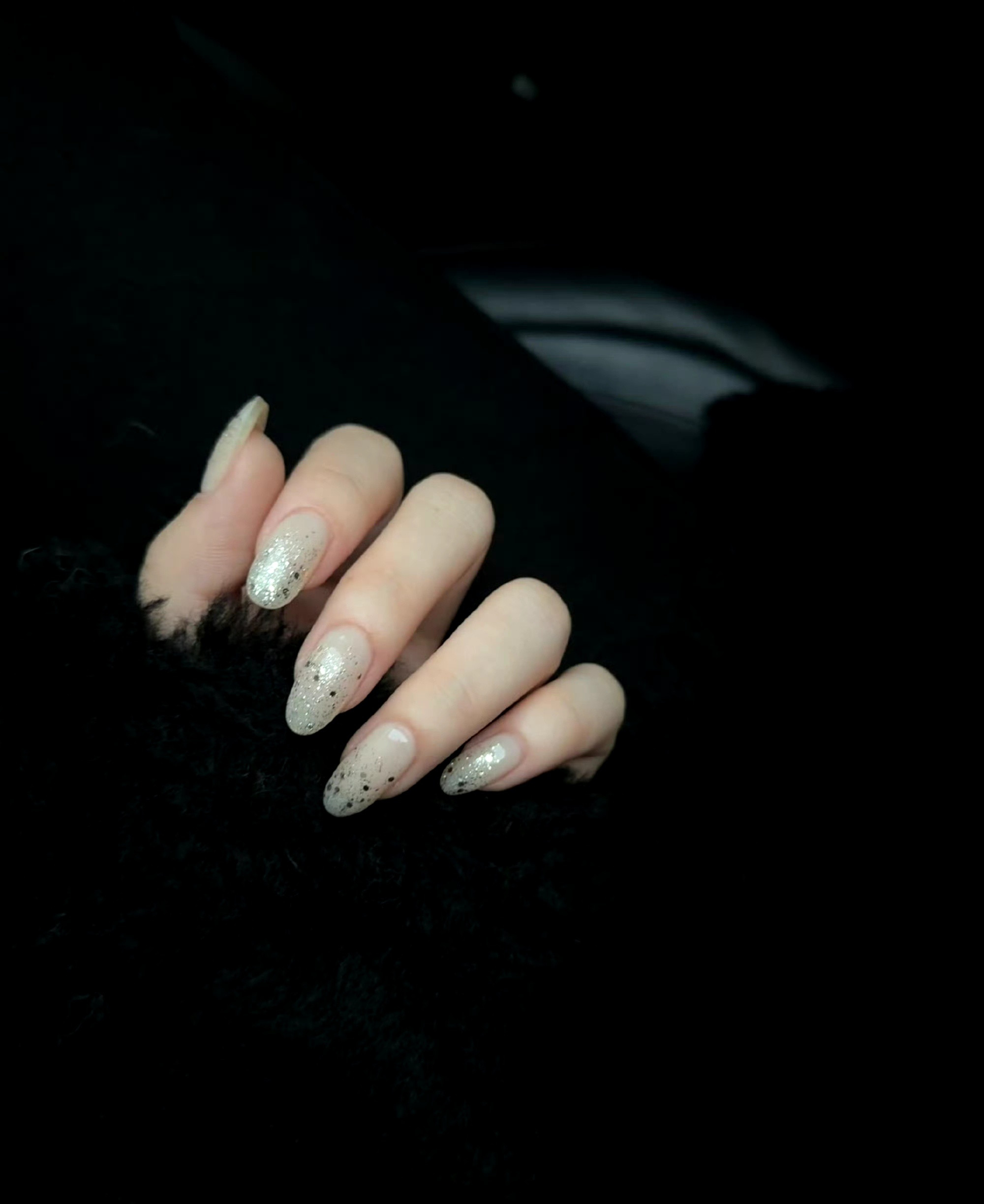 用一句话总结自己:比狗困比猪馋比驴犟