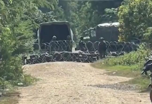 泰国军队布设铁丝网，包围柬埔寨边境村庄，停火协议形同废纸？柬埔寨这回，算是搬起