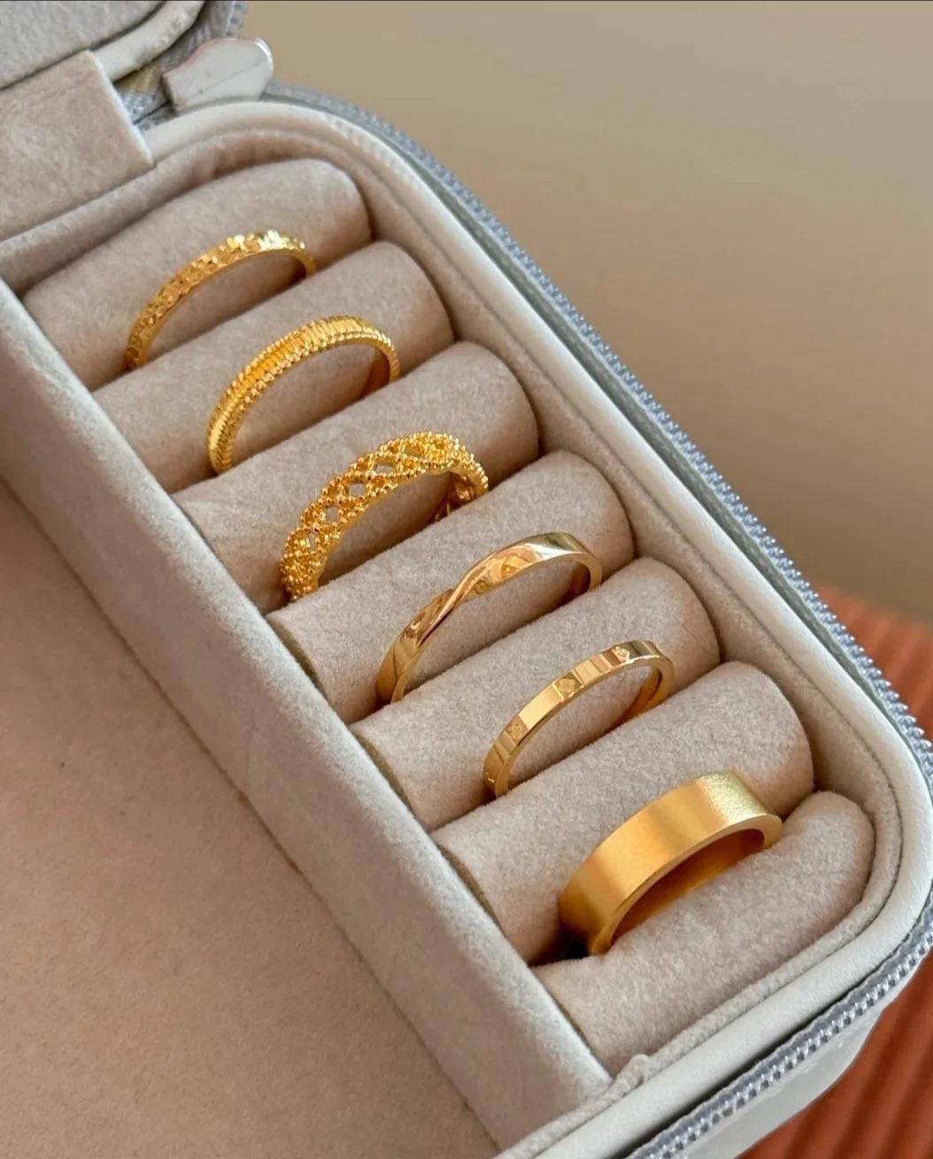 当时为什么不买手镯？买这么多戒指干什么？