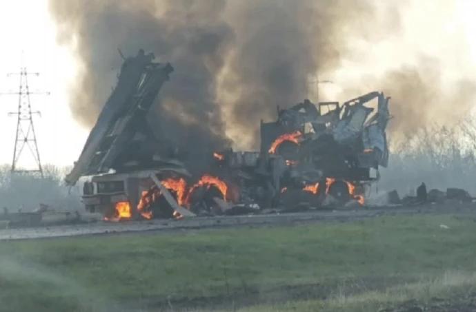 2月13日，据社交网站报道，俄罗斯从朝鲜购买的240火箭炮战损现场。从2024