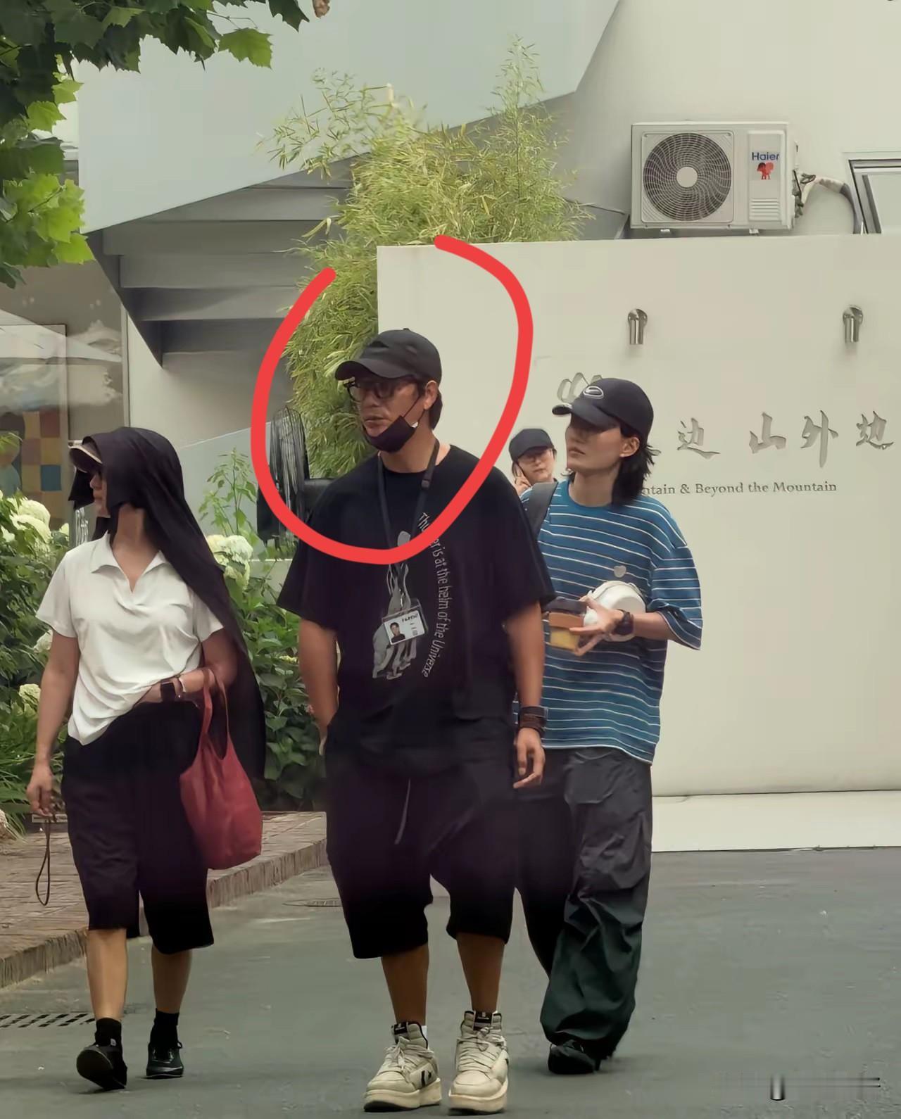 陈坤，引发热议。6月19日，51岁的陈坤，冲上热搜，这一次，不是被传换人了，