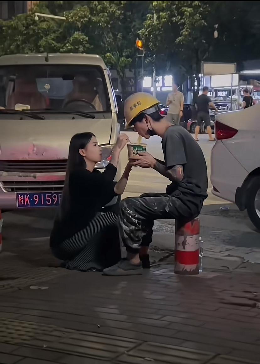 这么温馨的场面让我很惭愧[？？？]不知道自己到底输在哪了.这样的女人还有吗