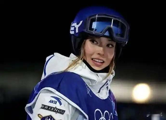 祝贺谷爱凌为中国冬奥代表团拿下第五枚金牌。本届冬奥会，美国从政府到媒体，一直