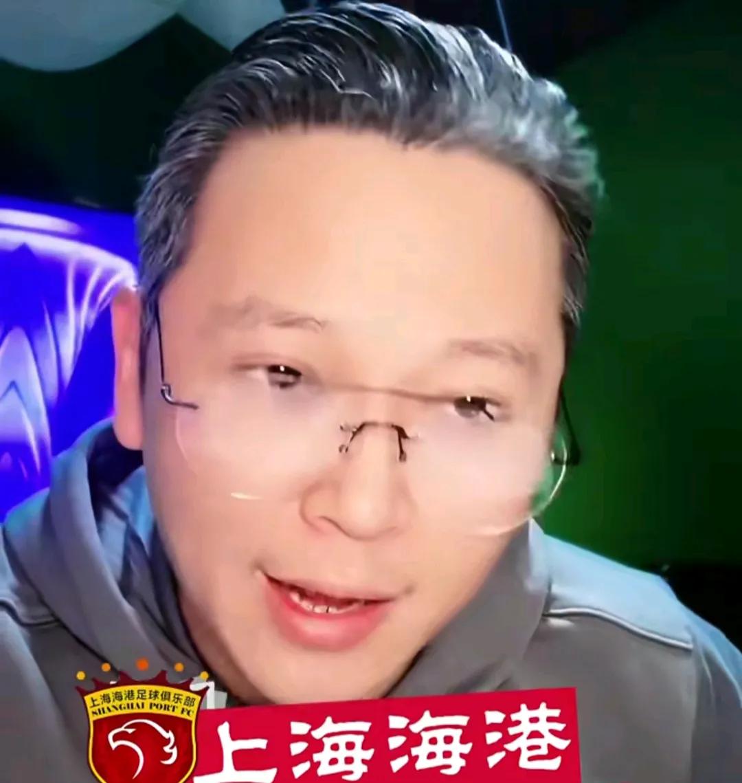 解说员周亮承认，剩下两场亚冠比赛他会为上海海港加油。周亮在直播间表示，上海海港