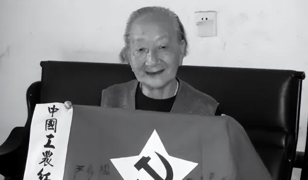 1962年春天，朱德元帅和康克清回到阔别多年的井冈山，途中，康克清突然问起一个人