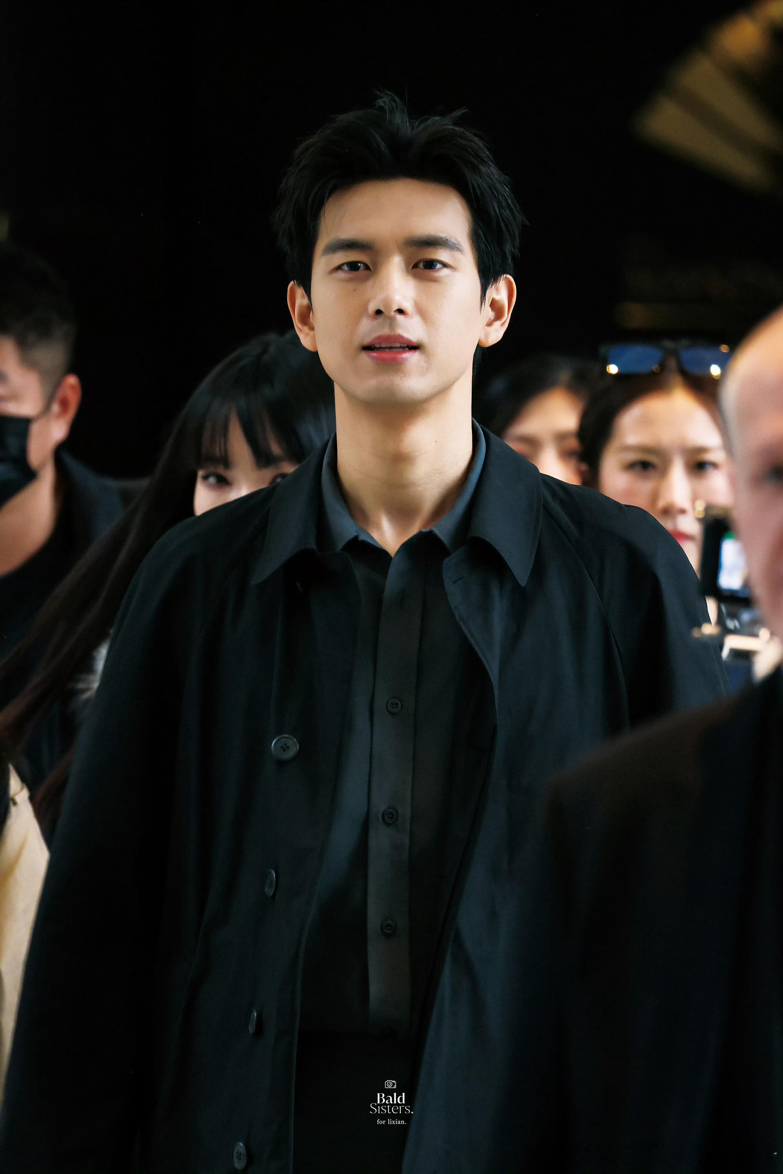 既陈麦冬又韩商言三十半的李现气质复杂又勾人