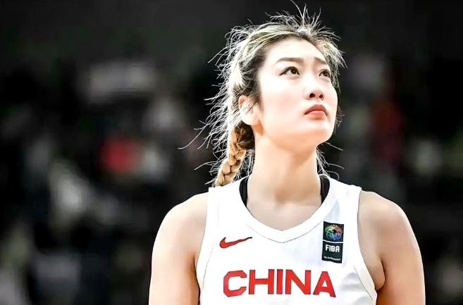 李梦同四川女篮续约失败的四大原因：那边刚出了个“工资帽”，球队就找她谈降薪的事