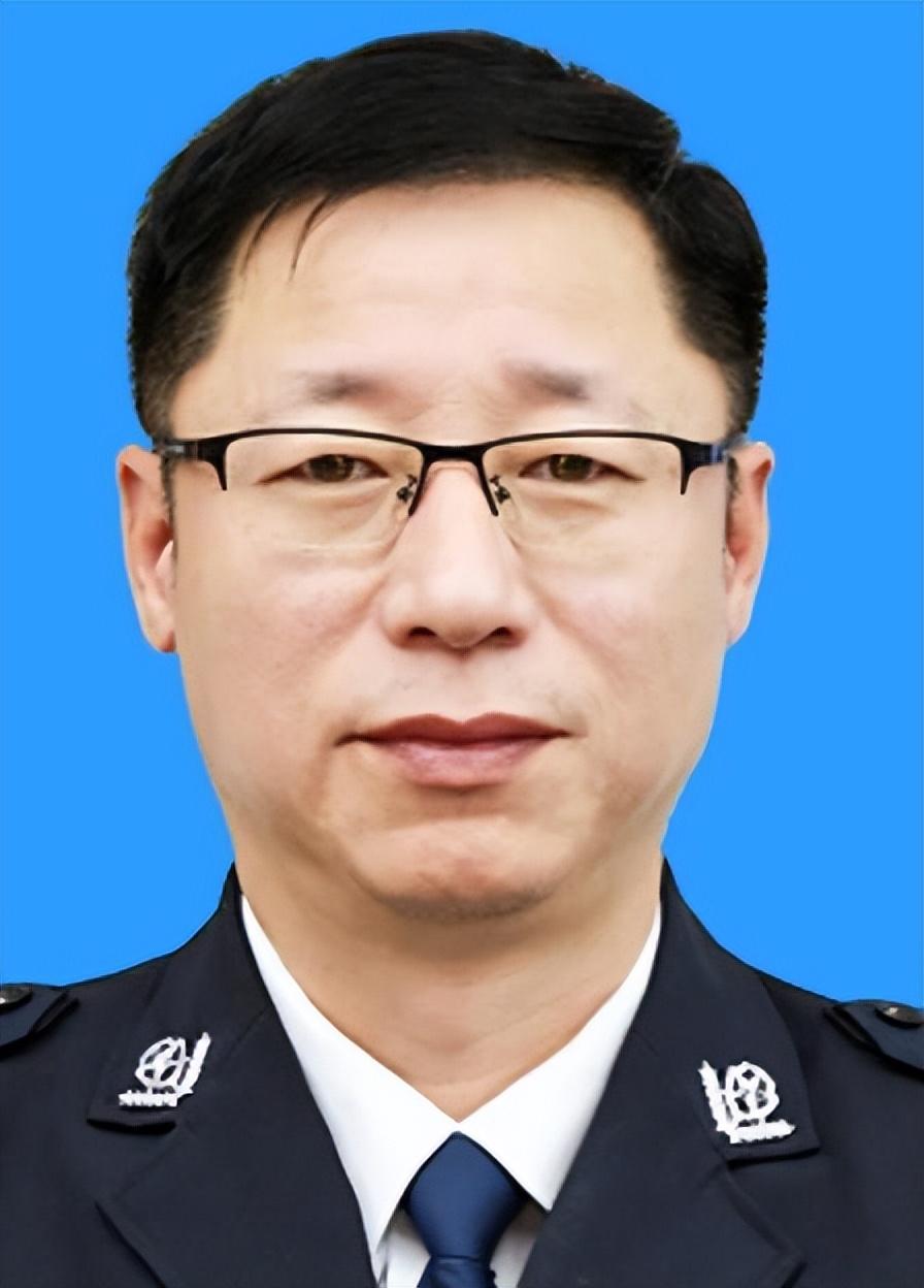 广西河池，原公安的李文博被开！1973年的人，公安大学的高材生，却大搞封